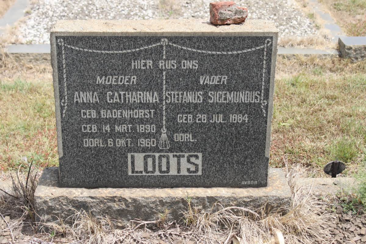 LOOTS Stefanus Sigemundus 1884- &amp; Anna Catharina BADENHORST 1890-1960
