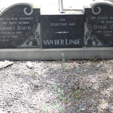 LINDE Johannes Alwyn, van der 1892-1966 &amp; Cecilia Catharina LE ROUX 1902-1988