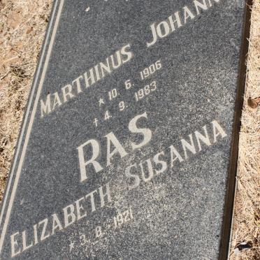 RAS Marthinus Johannes 1906-1983 &amp; Elizabeth Susanna 1921-