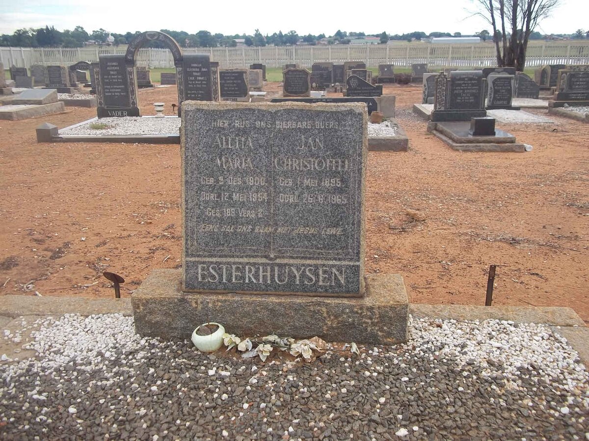 ESTERHUYSEN Jan Christoffel 1895-1965 &amp; Aletta Maria 1906-19?4