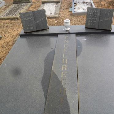 ENGELBRECHT Cornelis Johannes 1913-1994 &amp; Frederik Christiaan Pieter nee OOSTHUIZEN 1916-1977