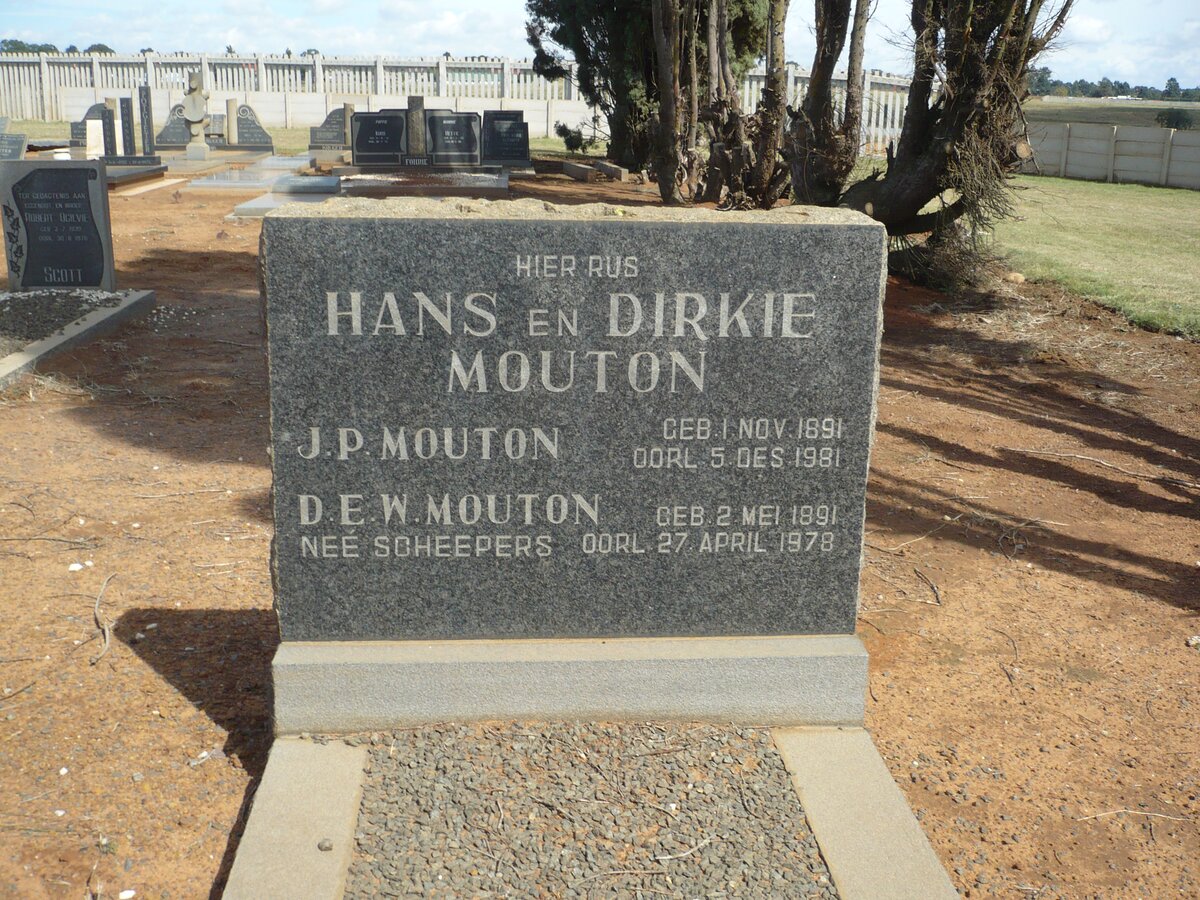 MOUTON J.P. 1891-1981 &amp; D.E.W. SCHEEPERS 1891-1978