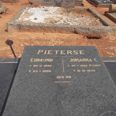 PIETERSE Edmund 1882-1968 &amp; Johanna C. PITOUT 1884-1972