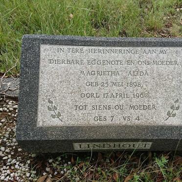 LINDHOUT Jakob 1894-1961 &amp; Magrietha Alida 1898-1960