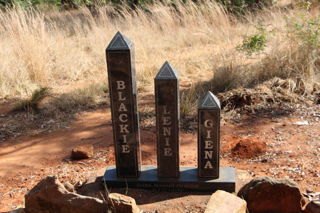 ? Blackie, Lenie, Giena