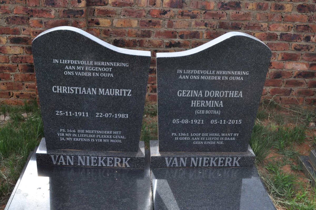 NIEKERK Christiaan Mauritz, van 1911-1983 &amp; Gezina Dorothea Hermina BOTHA 1921-2015