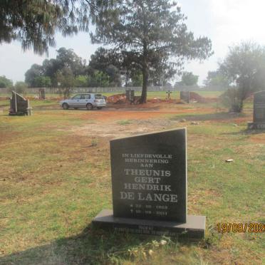 LANGE Theunis Gert Hendrik, de 1923-2011