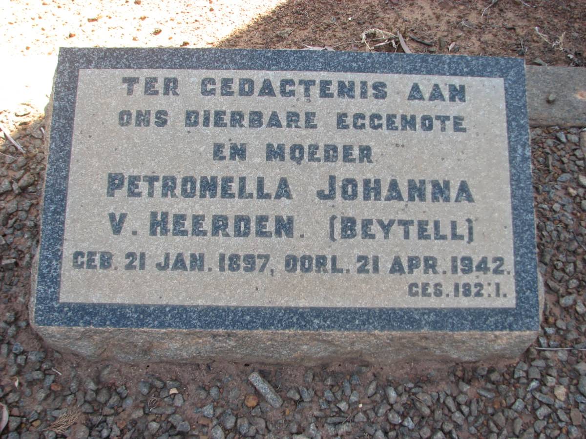 HEERDEN Petronella Johanna, v. nee BEYTELL 1897-1942