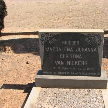 N - Vanne :: Surnames - N