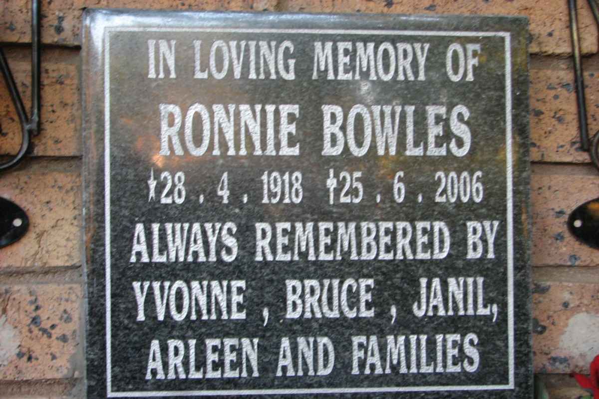 BOWLES Ronnie 1918-2006