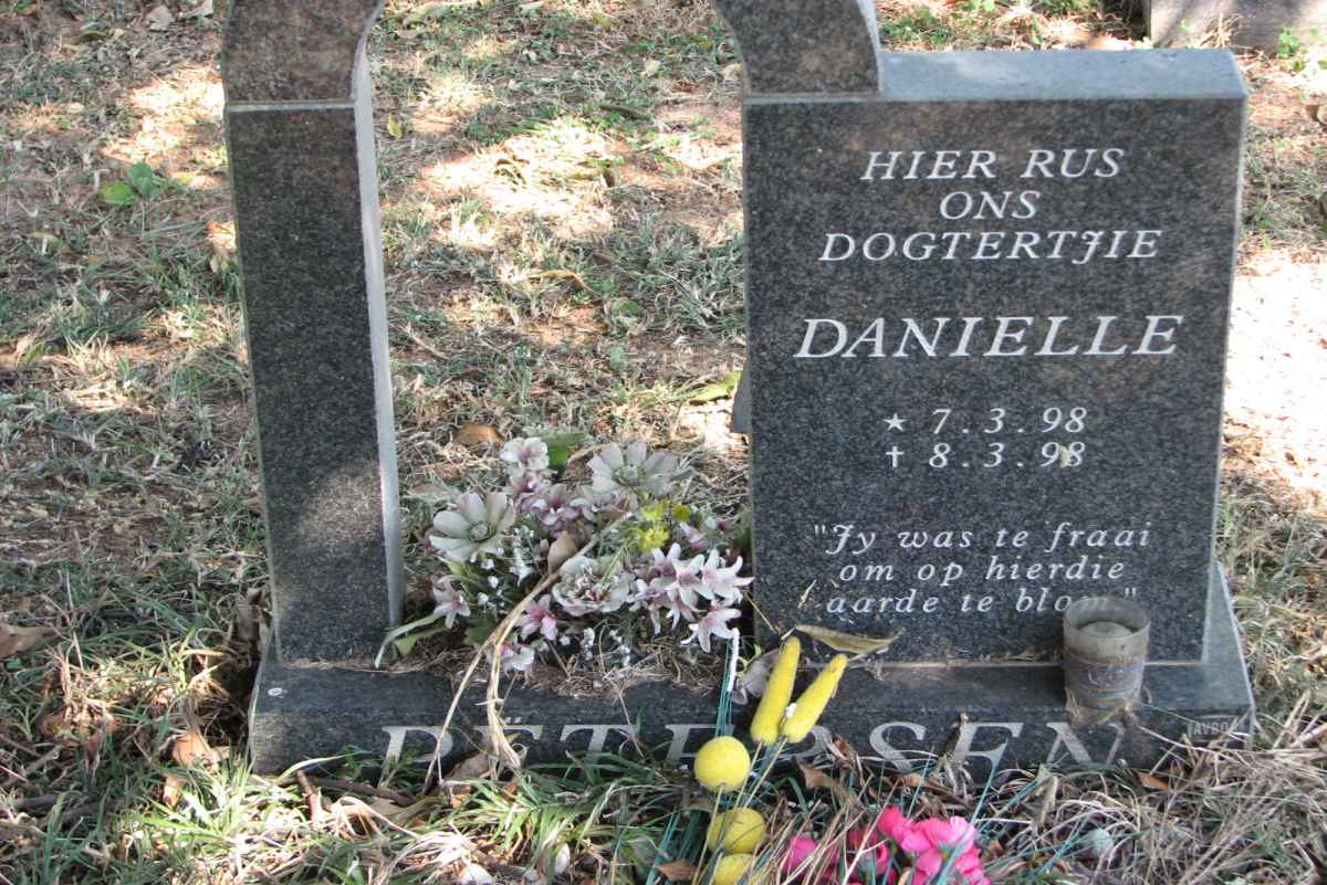 PETERSEN Danielle 1998-1998