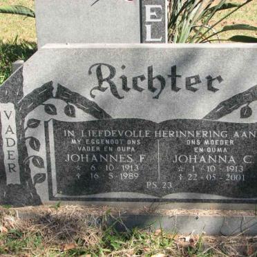 RICHTER Johannes F. 1913-1989 &amp; Johanna C. 1913-2001