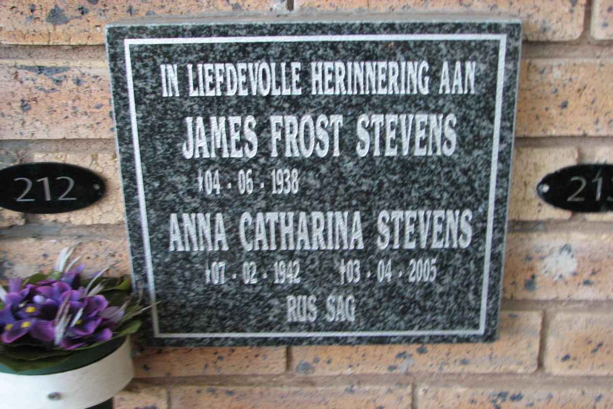 STEVENS James Frost 1938- &amp; Anna Catharina 1942-2005