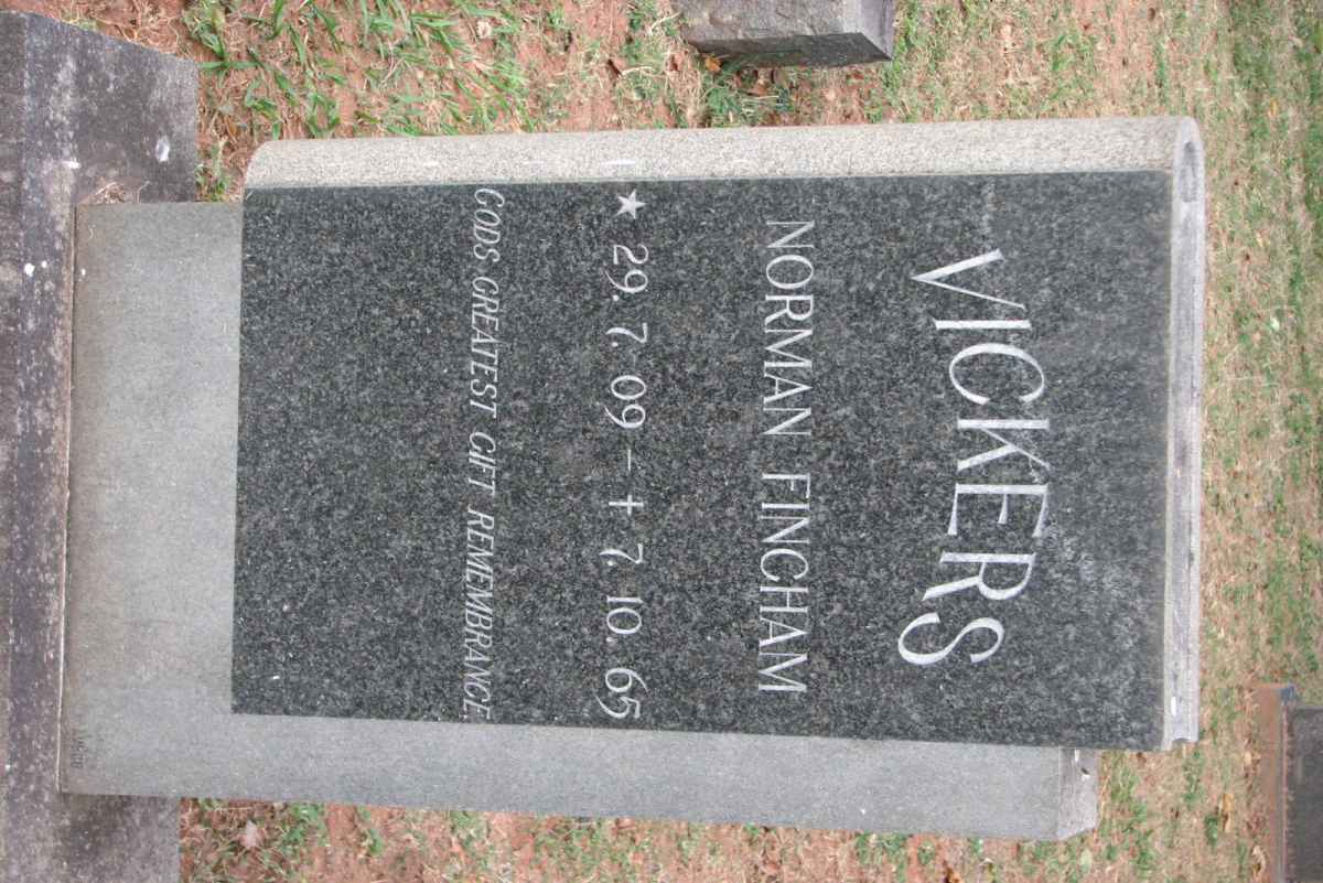 VICKERS Norman Fincham 1909-1965