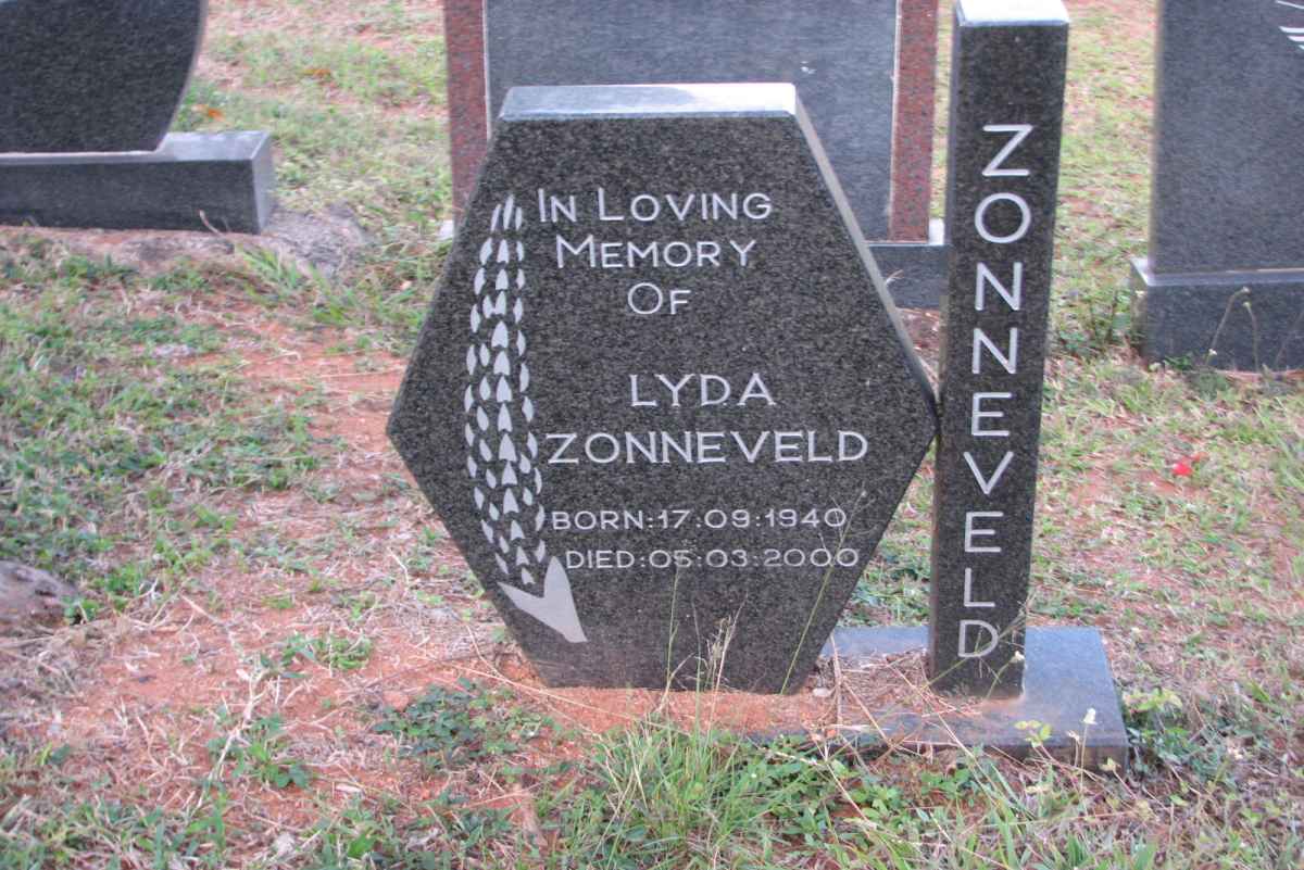 ZONNEVELD Lyda 1940-2000