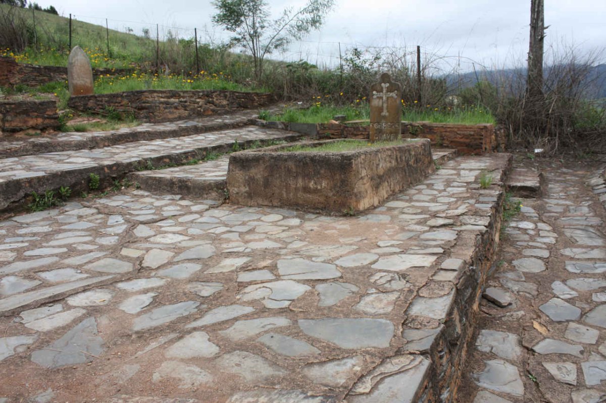 2. The Robber's grave