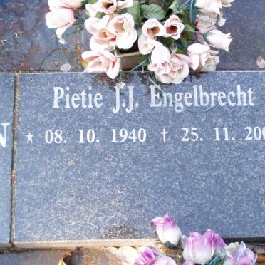 ENGELBRECHT  Pietie J.J. 1940-2003