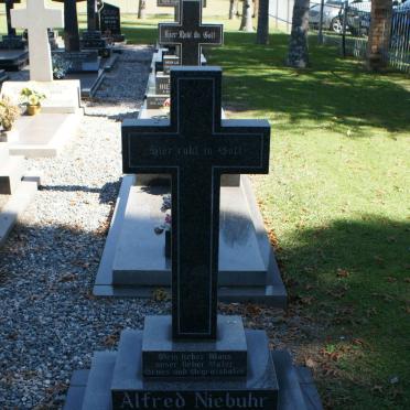 NIEBUHR Alfred 1906-1988