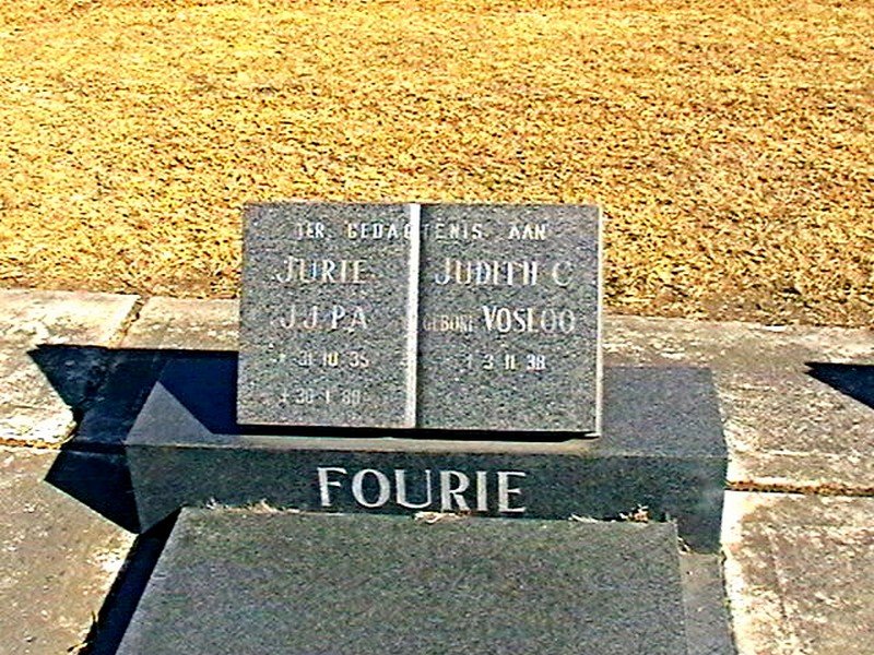 FOURIE J.J.P.A. 1935-1989 &amp; Judith C. VOSLOO 1938-