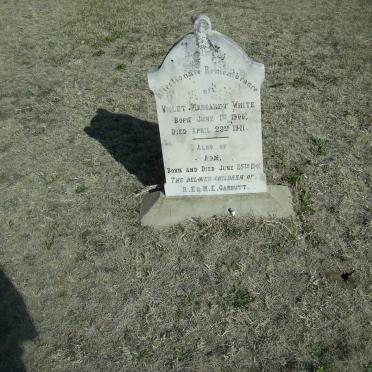GARBUTT Violet Margaret White 1900-1901 :: GARBUTT Ada 1901-1901