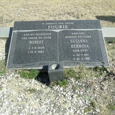 FOURIE Robert 1906-1982 &amp; Susanna Hermina UYS 1911-1991