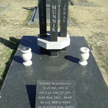 MUNNIK Conrad Johan 1956-1983