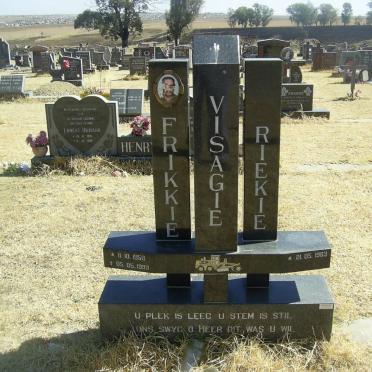 VISAGIE Frikkie 1958-1999 &amp; Riekie 1963-