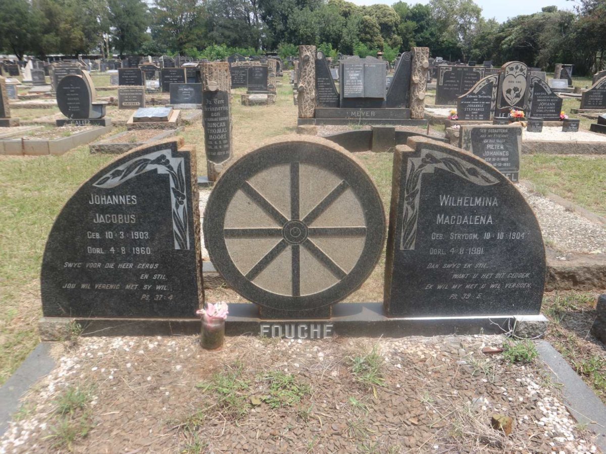 FOUCHE Johannes Jacobus 1903-1960 &amp; Wilhelmina Magdalena STRYDOM 1904-1981