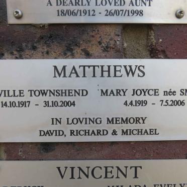 MATTHEWS Saville Townshend 1917-2004 &amp; Mary Joyce SMITH 1919-2006