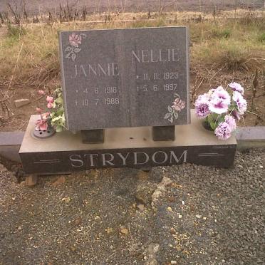 STRYDOM Jannie 1916-1988 &amp; Nellie 1923-1997
