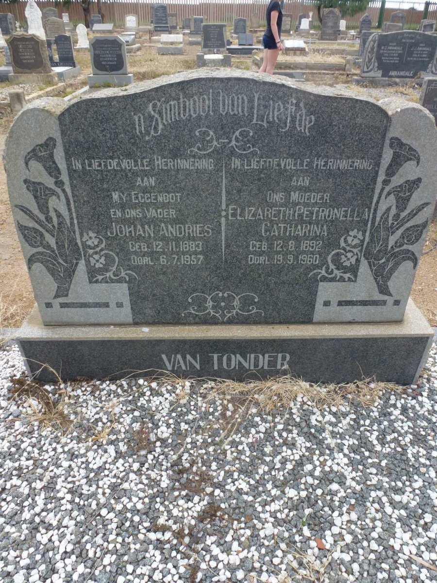 TONDER Johan Andries, van 1883-1957 & Elizabeth Petronella Catharina 1892-1960