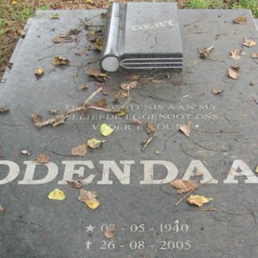 ODENDAAL Gert 1940-2005