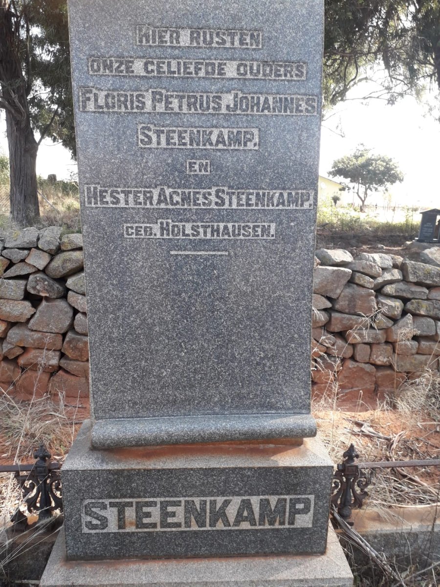 STEENKAMP Floris Petrus Johannes & Hester Agnes HOLSTHAUSEN