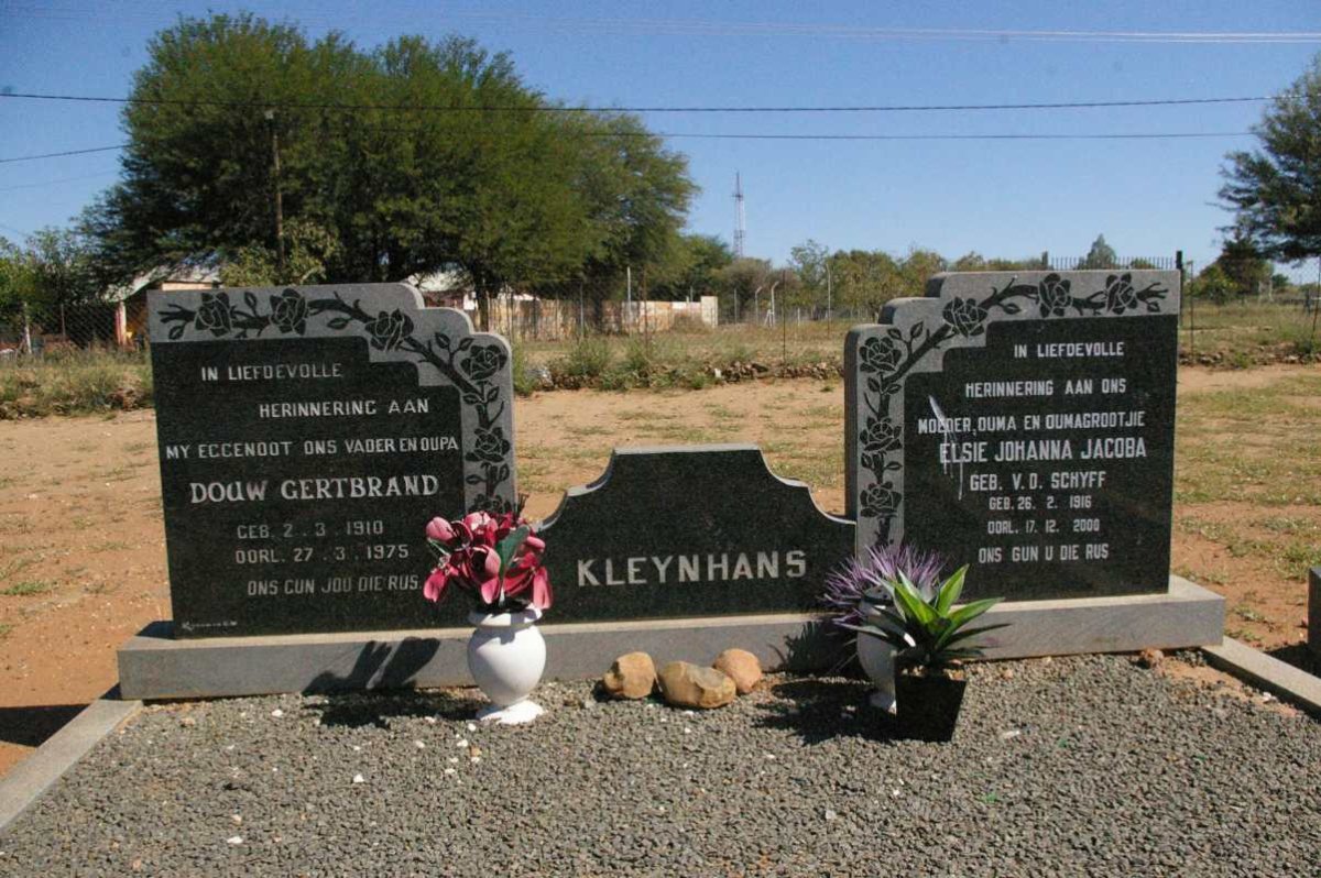 KLEYNHANS Douw Gertbrand 1910-1975 &amp; Elsie Johanna Jacoba V.D. SCHYFF 1916-2000