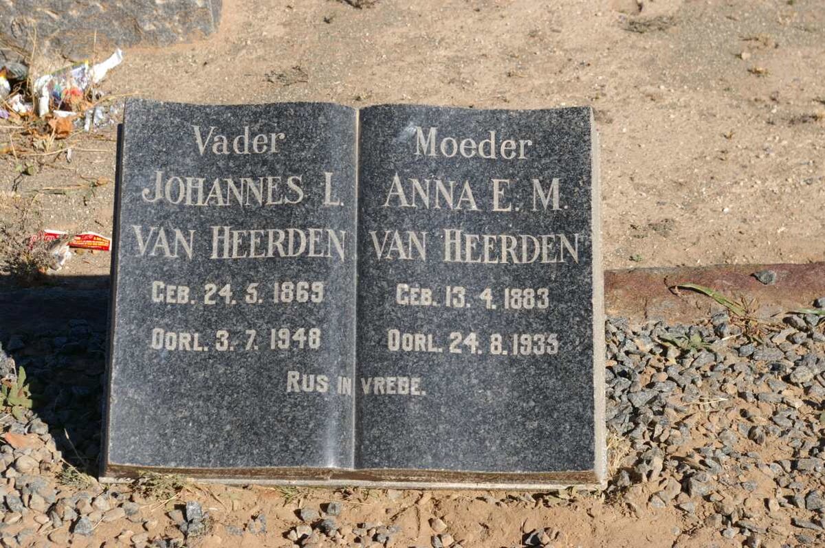 HEERDEN Johannes L., van 1869-1948 &amp; Anna E.M. 1883-1935