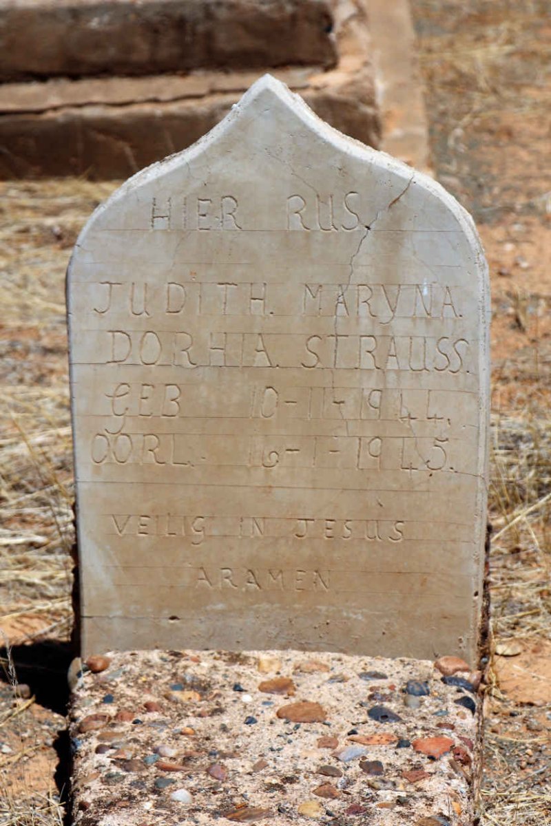 STRAUSS Judith Maryna Dorhia 1944-1945