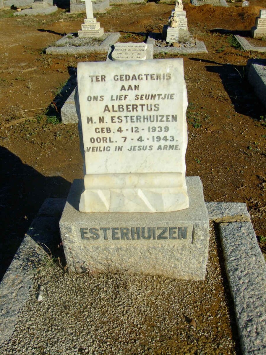 ESTERHUIZEN Albertus M.N. 1939-1943