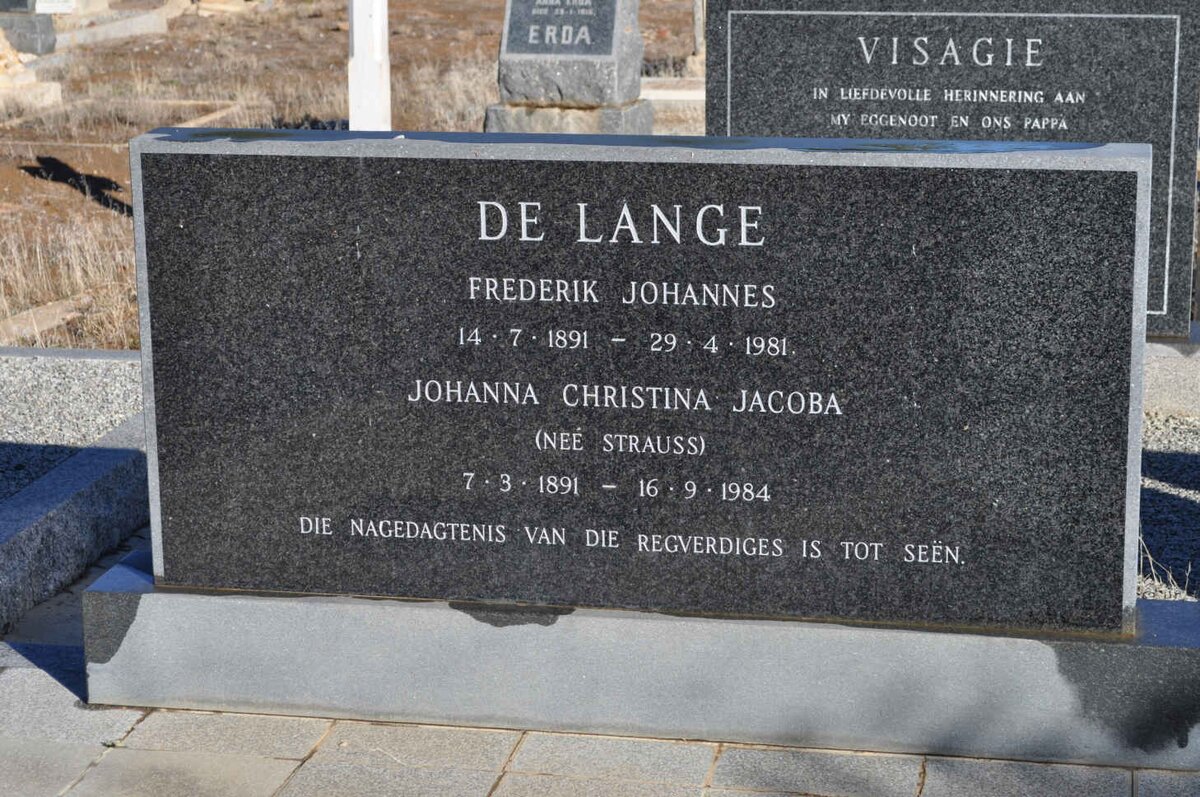 LANGE Frederik Johannes, de 1891-1981 &amp; Johanna Christina Jacoba STRAUSS 1891-1984