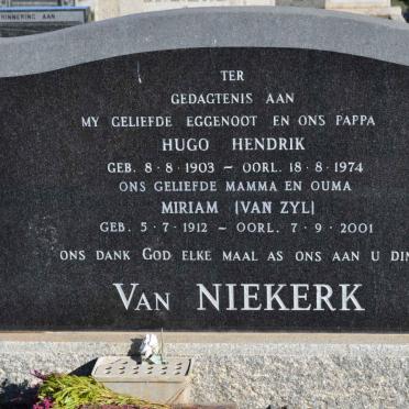 NIEKERK Hugo Hendrik, van 1903-1974 &amp; Miriam VAN ZYL 1912-2001