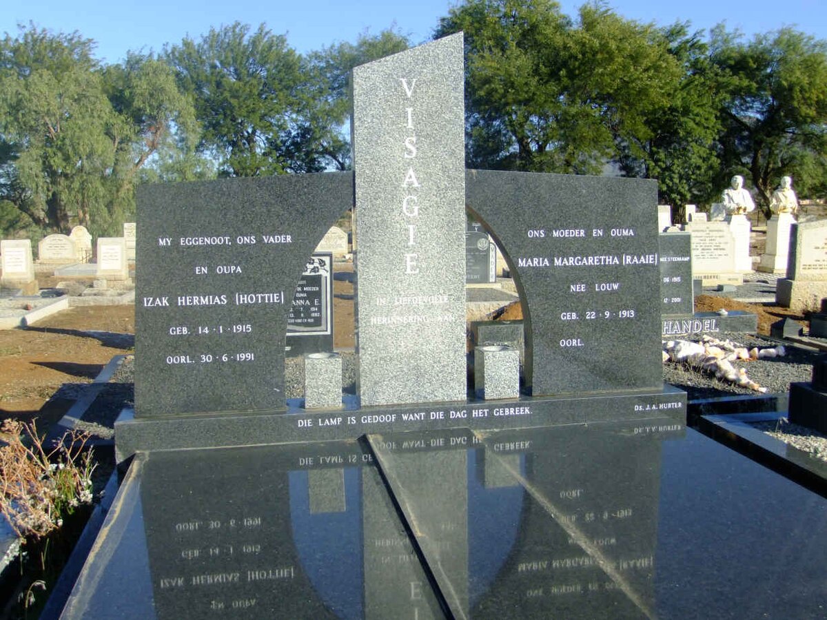 VISAGIE Izak Hermias 1915-1991 &amp; Maria Margaretha LOUW 1913-