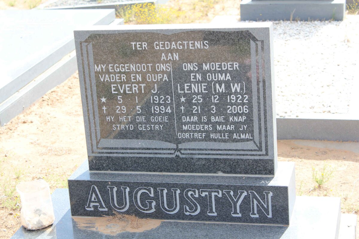 AUGUSTYN Evert J. 1923-1994 &amp; M.W. 1922-2006