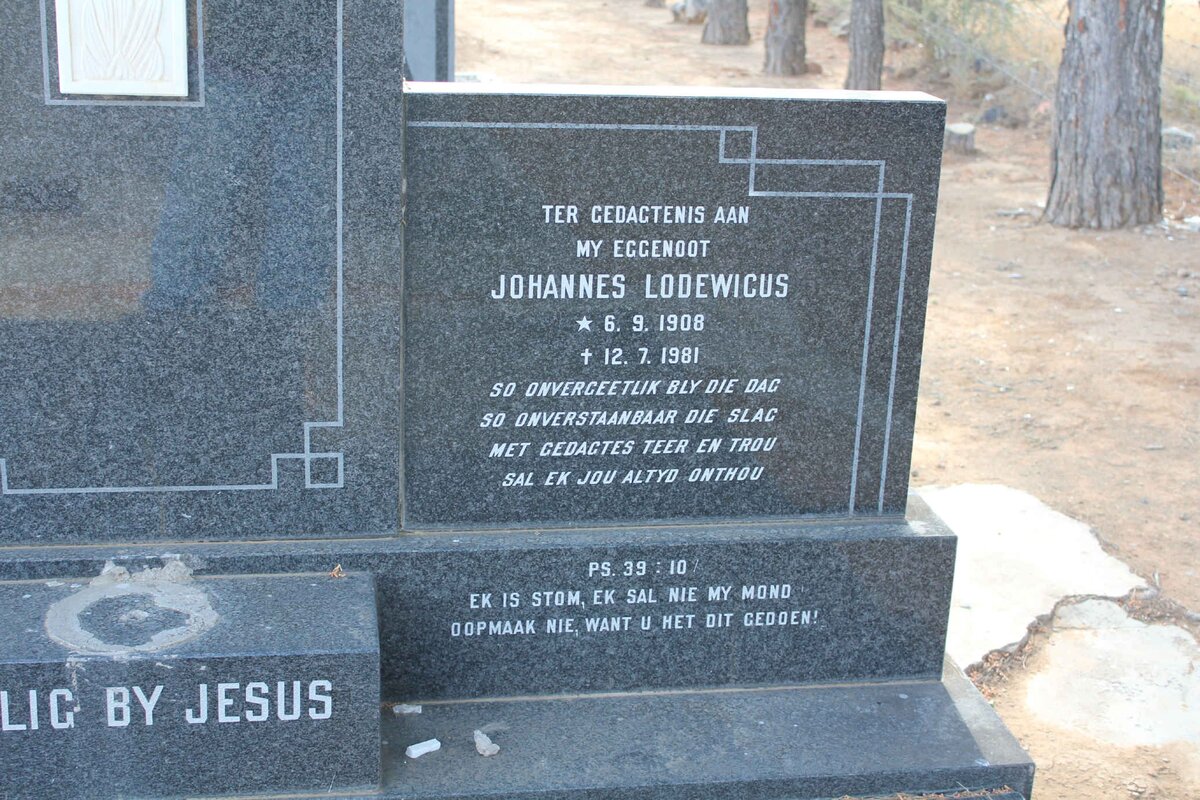 WESTHUIZEN Johannes Lodewicus, van der 1908-1981 &amp; Catharina Johanna M.S. GOUS 1919-1996