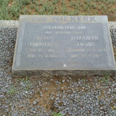 NIEKERK Petrus Cornelius, van 1887-1963 &amp; Elizabeth Jacoba BENADE 1884-1962