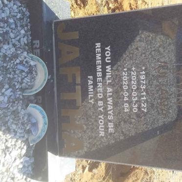 J - Vanne :: Surnames - J