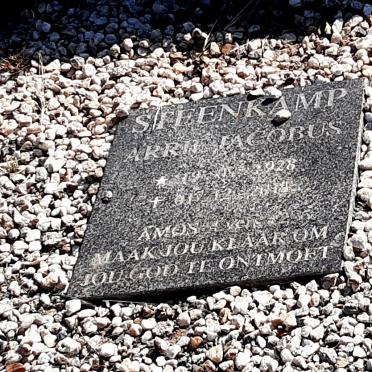 STEENKAMP Arrie Jacobus 1928-201?