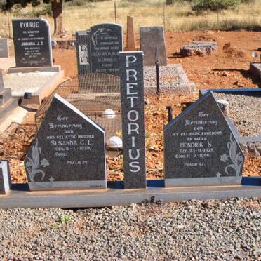 PRETORIUS Hendrik S. 1928-198? &amp; Susanna C.E. 1939-