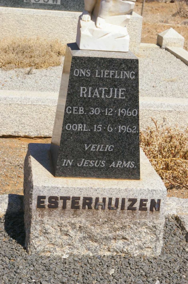 ESTERHUIZEN Riatjie 1960-1962