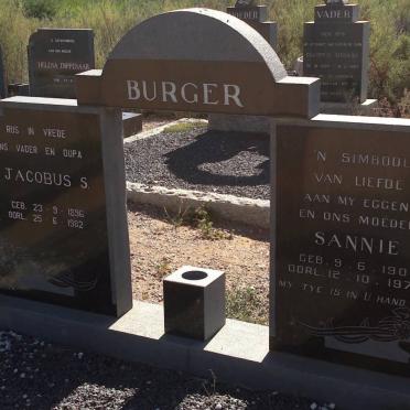 BURGER Jacobus S. 1896-1982 &amp; Sannie 1900-1974