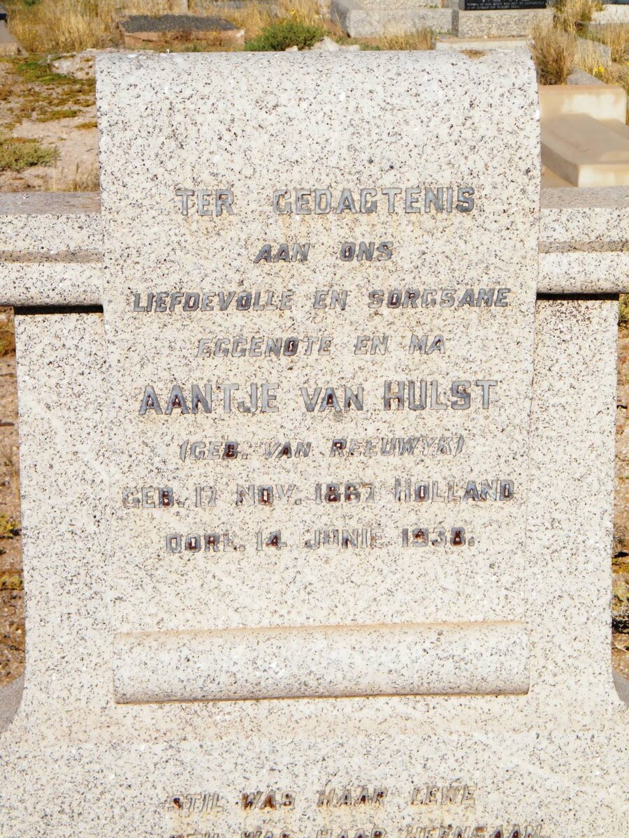 HULST Aantje, van nee VAN REEUWYK 1867-1938