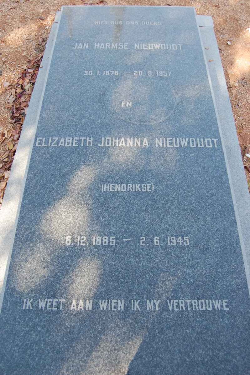 NIEUWOUDT Jan Harmse 1878-1957 &amp; Elizabeth Johanna HENDRIKSE 1885-1945